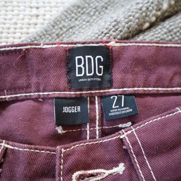 BDG Redish Purple Cargo Pants Size 27 - Picture 5 of 5